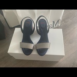 New Max Mara（VERO   CUOIO) sandal  size 7